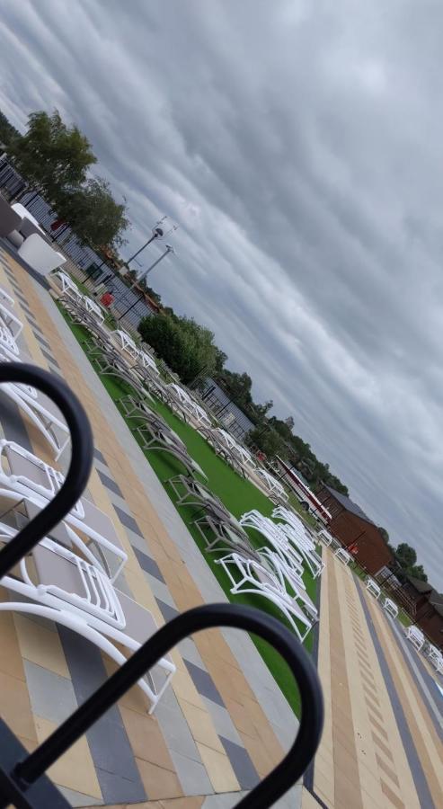 P&D'S Pearl Caravan At Tattershall Lakes Country Park Hotel Bagian luar foto