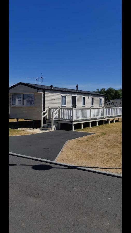 P&D'S Pearl Caravan At Tattershall Lakes Country Park Hotel Bagian luar foto
