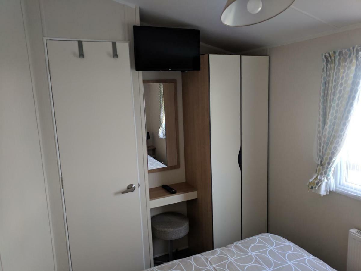 P&D'S Pearl Caravan At Tattershall Lakes Country Park Hotel Bagian luar foto