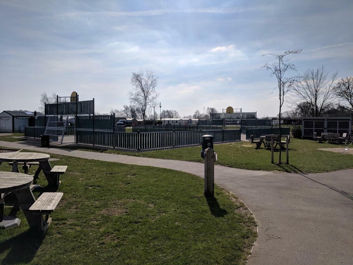 P&D'S Pearl Caravan At Tattershall Lakes Country Park Hotel Bagian luar foto