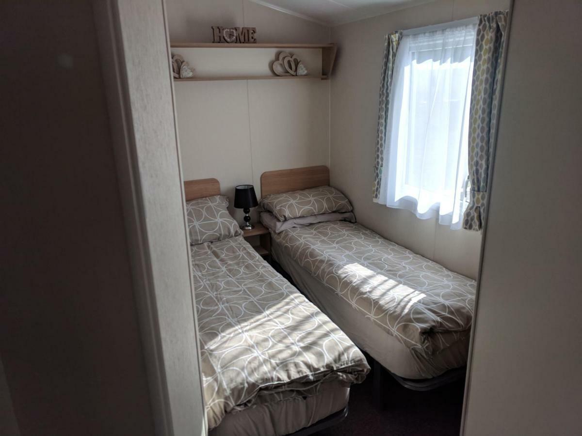 P&D'S Pearl Caravan At Tattershall Lakes Country Park Hotel Bagian luar foto