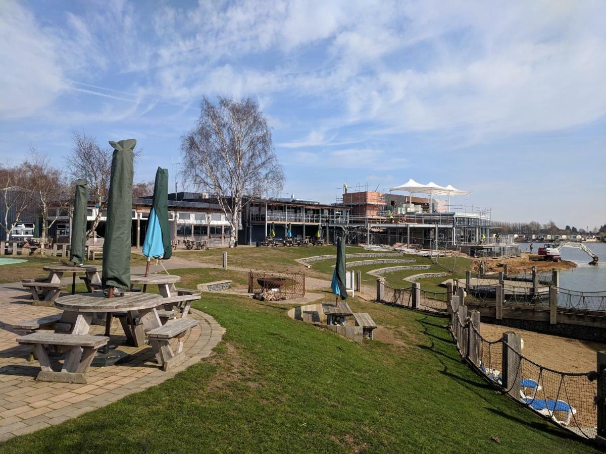 P&D'S Pearl Caravan At Tattershall Lakes Country Park Hotel Bagian luar foto
