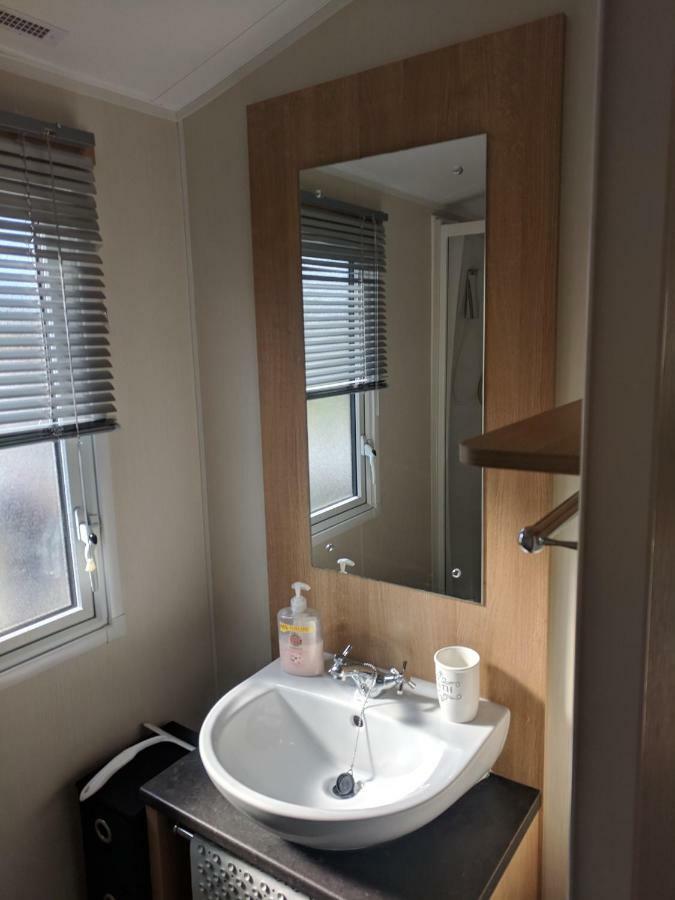 P&D'S Pearl Caravan At Tattershall Lakes Country Park Hotel Bagian luar foto